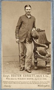 Boston_Corbett_se_castro_a_si_mismo_con_tijeras.jpg